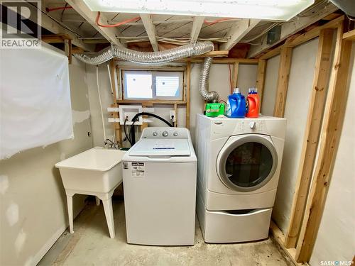 120 3Rd Street W, Carnduff, SK - Indoor Photo Showing Laundry Room