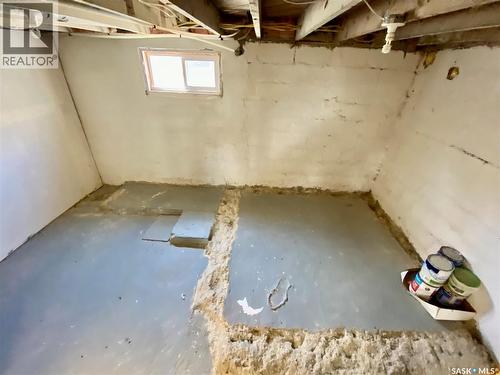 120 3Rd Street W, Carnduff, SK - Indoor Photo Showing Basement