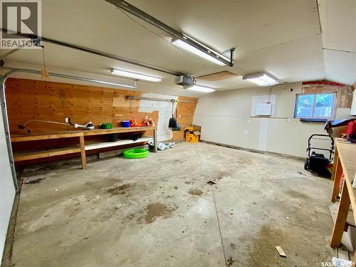 120 3Rd Street W, Carnduff, SK - Indoor Photo Showing Garage