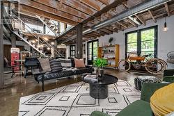 9 PEYTON LANE  Toronto, ON M4M 3B5