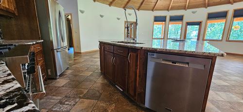 3584 St. Mary Lake Road, Kimberley, BC - Indoor Photo Showing Kitchen