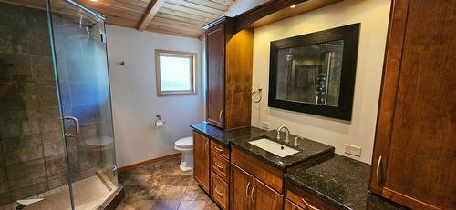 3584 St. Mary Lake Road, Kimberley, BC - Indoor Photo Showing Bathroom