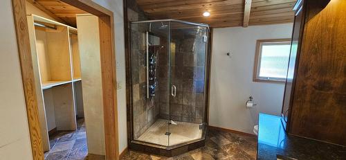 3584 St. Mary Lake Road, Kimberley, BC - Indoor