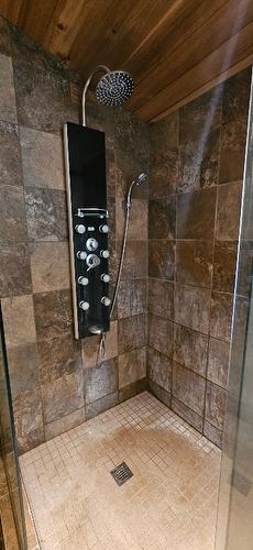 3584 St. Mary Lake Road, Kimberley, BC - Indoor Photo Showing Bathroom