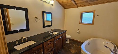 3584 St. Mary Lake Road, Kimberley, BC - Indoor Photo Showing Bathroom