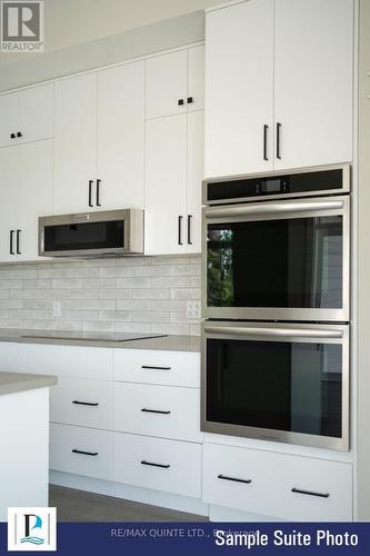 305 - 12 Clara Drive, Prince Edward County (Picton Ward), ON - Indoor Photo Showing Kitchen