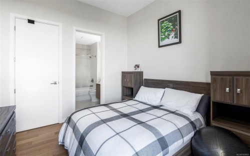 601-1201 Fort St, Victoria, BC - Indoor Photo Showing Bedroom