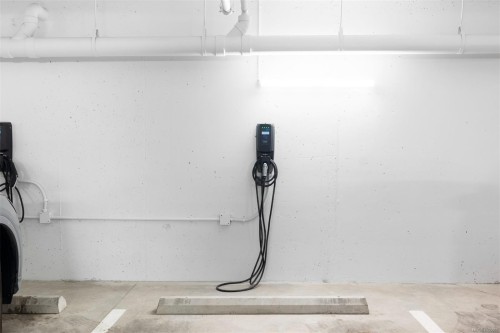 601-1201 Fort St, Victoria, BC - Indoor Photo Showing Garage