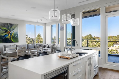 601-1201 Fort St, Victoria, BC - Indoor