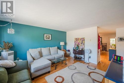 20 Cactus Crescent, Osoyoos, BC - Indoor Photo Showing Living Room