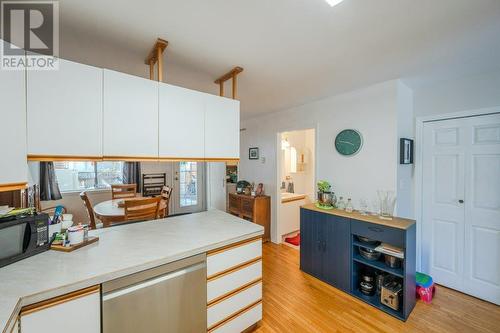 20 Cactus Crescent, Osoyoos, BC - Indoor Photo Showing Kitchen