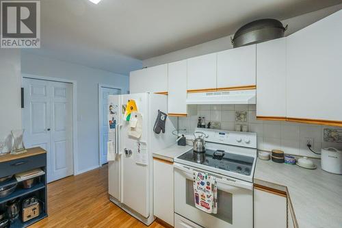 20 Cactus Crescent, Osoyoos, BC - Indoor Photo Showing Kitchen