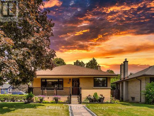 43 ROWANWOOD AVENUE  Brantford, ON N3S 7C1