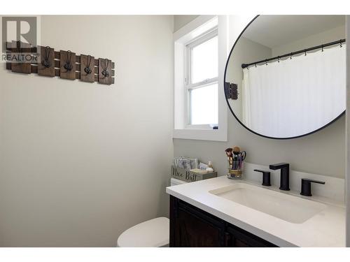 2028 Okanagan Street, Armstrong, BC - Indoor Photo Showing Bathroom