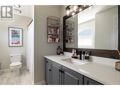 2028 Okanagan Street, Armstrong, BC - Indoor Photo Showing Bathroom