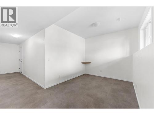 5400 Willow Drive Unit# 2, Vernon, BC - Indoor Photo Showing Other Room