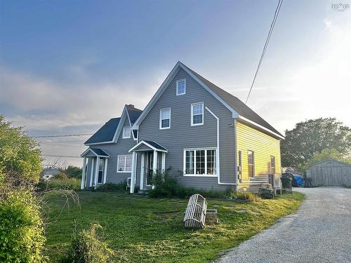 1268 Highway 335, Middle West Pubnico, NS 