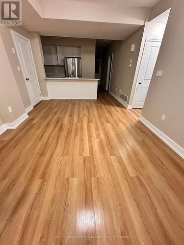 53 - 383 Dundas Street E, Hamilton, ON - Indoor Photo Showing Kitchen