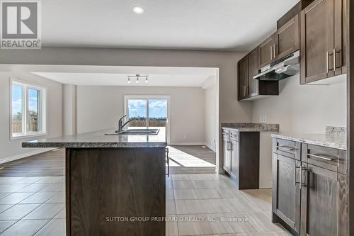 345 Kennington Way, London South (South W), ON - Indoor Photo Showing Kitchen