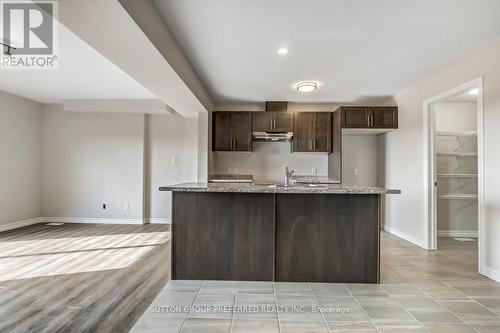 345 Kennington Way, London South (South W), ON - Indoor Photo Showing Kitchen