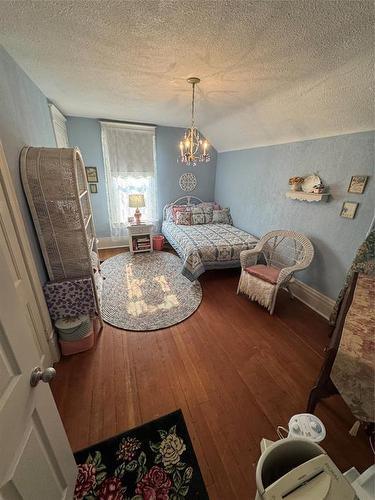 7 Glenwood Street S, Souris, MB - Indoor