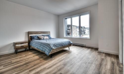 Bedroom - 193 21E Rue O., Venise-En-Québec, QC - Indoor Photo Showing Bedroom