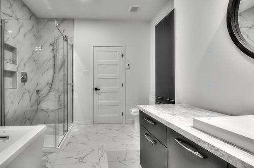 Salle de bains - 193 21E Rue O., Venise-En-Québec, QC - Indoor Photo Showing Bathroom