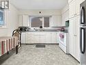 355 3Rd Avenue Se, Swift Current, SK  - Indoor Photo Showing Kitchen 