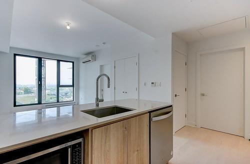 1120-200 Rue Marie-Charles-Le Moyne  Longueuil (Le Vieux-Longueuil), QC J4K 8C2