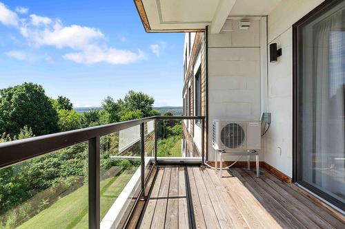 Terrasse - 802-1365 Ch. Royal, Saint-Pierre-De-L'Île-D'Orléans, QC - Outdoor With Exterior