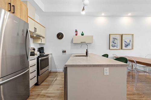 Cuisine - 802-1365 Ch. Royal, Saint-Pierre-De-L'Île-D'Orléans, QC - Indoor Photo Showing Kitchen