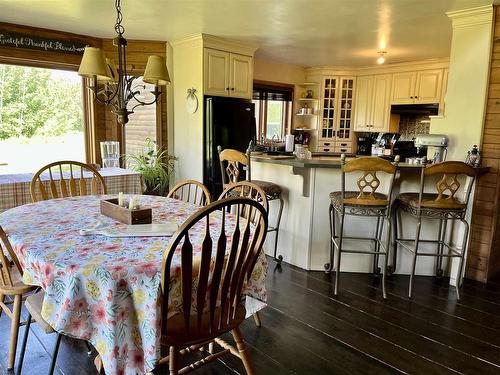 619 Cameron Road, Stratton, ON - Indoor Photo Showing Dining Room
