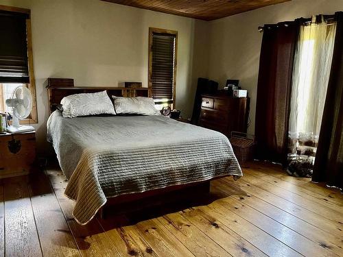 619 Cameron Road, Stratton, ON - Indoor Photo Showing Bedroom