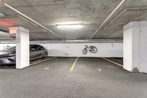 Garage - 3514 Rue Des Francs-Bourgeois, Boisbriand, QC - Indoor Photo Showing Garage