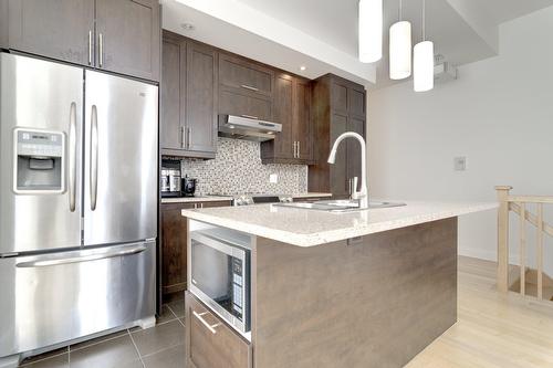 Kitchen - 3514 Rue Des Francs-Bourgeois, Boisbriand, QC - Indoor Photo Showing Kitchen With Upgraded Kitchen