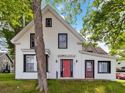 101 Pleasant Street, Bridgewater, NS 