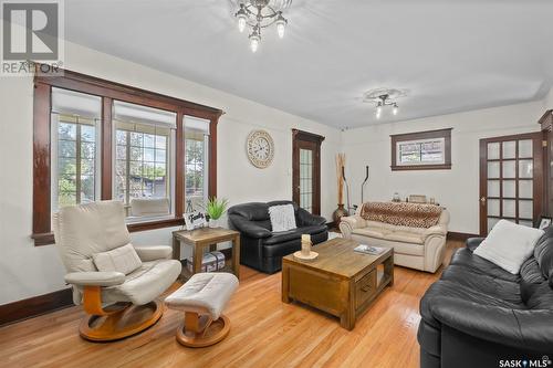 365 19Th Street W, Prince Albert, SK - Indoor Photo Showing Living Room