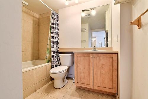 Bathroom - 723-1225 Rue Notre-Dame O., Montréal (Ville-Marie), QC - Indoor Photo Showing Bathroom