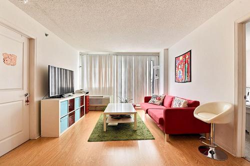 Living room - 723-1225 Rue Notre-Dame O., Montréal (Ville-Marie), QC - Indoor Photo Showing Living Room