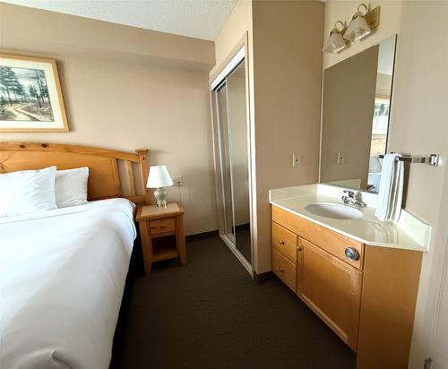 208-500 Stemwinder Drive, Kimberley, BC - Indoor