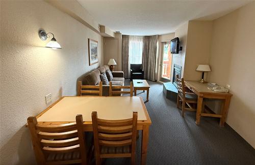 208-500 Stemwinder Drive, Kimberley, BC - Indoor Photo Showing Dining Room