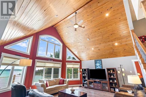 373 Main Street N, Glovertown, NL - Indoor Photo Showing Living Room