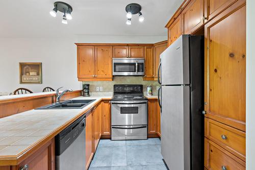 Cuisine - 1-225 Rue Du Mont-Plaisant, Mont-Tremblant, QC - Indoor Photo Showing Kitchen With Double Sink