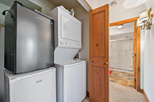 Salle de lavage - 1-225 Rue Du Mont-Plaisant, Mont-Tremblant, QC - Indoor Photo Showing Laundry Room