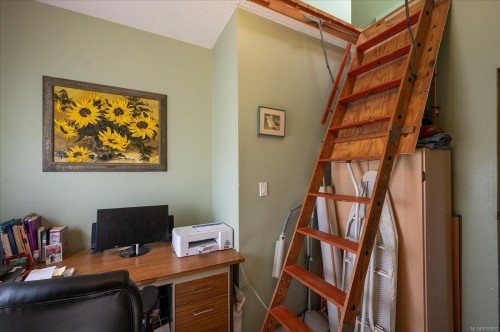 2375 Holden Corso Rd, Nanaimo, BC 