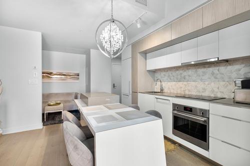 Dining room - 714-1188 Rue St-Antoine O., Montréal (Ville-Marie), QC - Indoor Photo Showing Kitchen