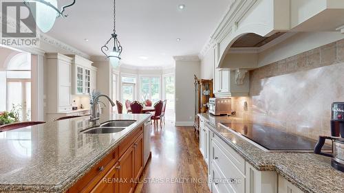 70 Richard Lovat Court, Vaughan, ON - Indoor Photo Showing Kitchen With Double Sink With Upgraded Kitchen