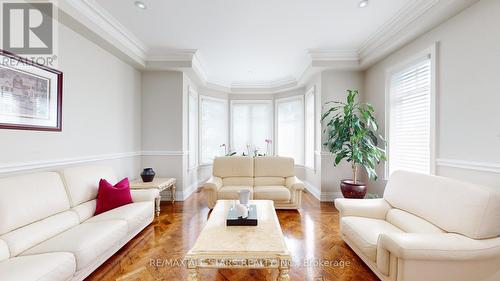 70 Richard Lovat Court, Vaughan, ON - Indoor Photo Showing Living Room