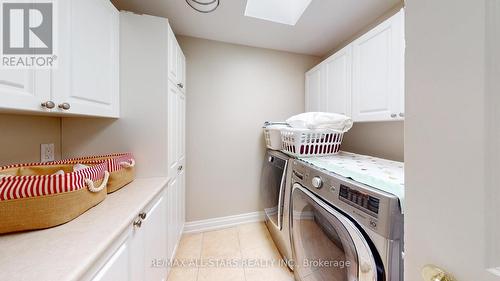 70 Richard Lovat Court, Vaughan, ON - Indoor Photo Showing Laundry Room