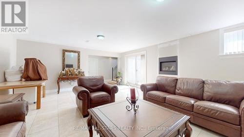 70 Richard Lovat Court, Vaughan, ON - Indoor Photo Showing Living Room